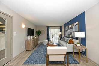 Preston Apartment Homes in Columbia, TN - Foto de edificio - Building Photo