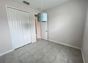 10208 Spring Lake Dr in Clermont, FL - Foto de edificio - Building Photo
