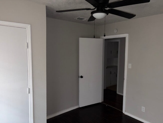 property at 6122 Glenhurst Dr