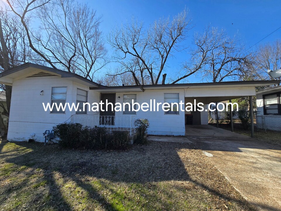 135 17th St NE in Paris, TX - Building Photo