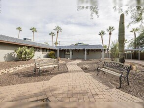 5301 N 43rd Pl in Phoenix, AZ - Building Photo - Building Photo