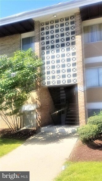 property at 572 Wilson Bridge Dr