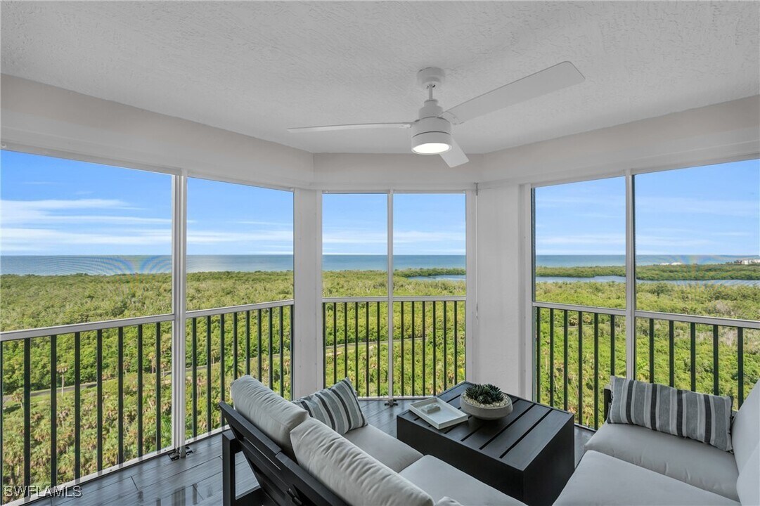 6573 Marissa Loop in Naples, FL - Foto de edificio