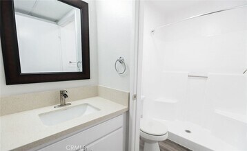 4406 Cahuenga Blvd, Unit 209 in Los Angeles, CA - Building Photo - Building Photo