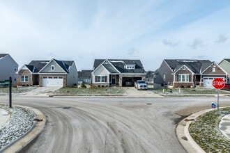 Fountains at Edgewood in Canton, OH - Building Photo - Building Photo