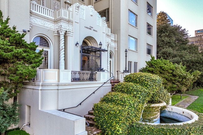 Lakeside Drive Apartments in Oakland, CA - Building Photo - Building Photo