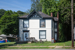 1011 9th Ave in Beaver Falls, PA - Building Photo