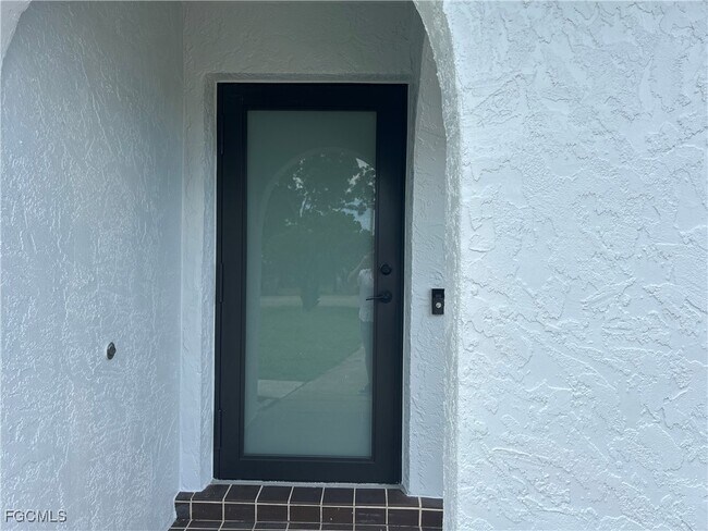 property at 729 SW 46th St