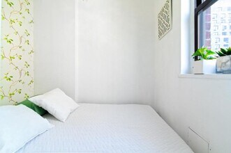 30 E 37th St in New York, NY - Building Photo - Building Photo