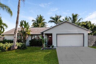 216 Cordoba Cir in Royal Palm Beach, FL - Building Photo