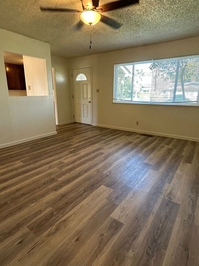 5 Jasper Dr in Chico, CA - Building Photo - Building Photo