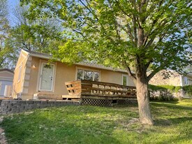 1020 E Marion St in Des Moines, IA - Building Photo