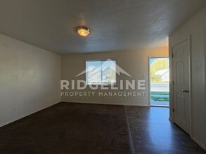 345 S Byron Ave in Shelley, ID - Building Photo - Building Photo