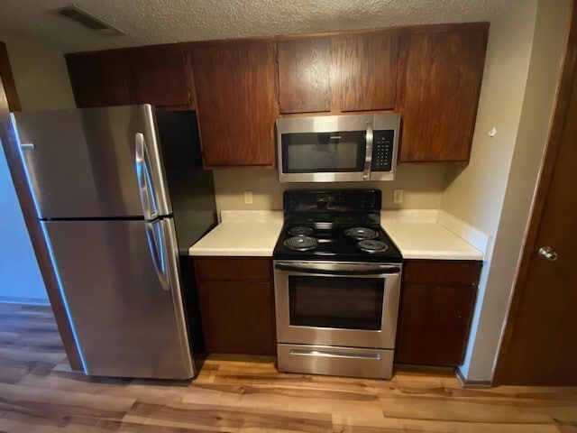 property at 776 N Storer Ave