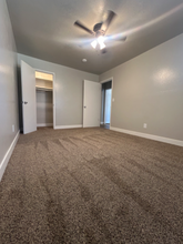 3323 E Clinton Ave in Fresno, CA - Building Photo - Building Photo