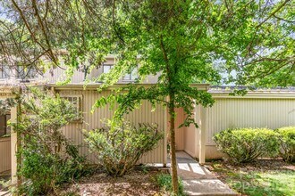 8005 Horse Chestnut Ln in Charlotte, NC - Building Photo - Building Photo