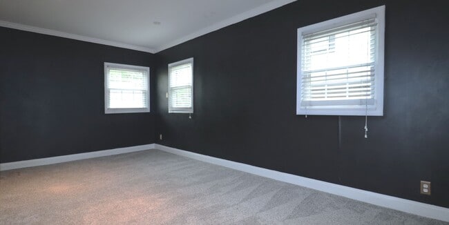 property at 4943 State Line Rd