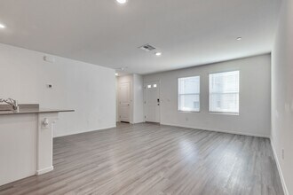 1903 Omaggio Pl in Henderson, NV - Building Photo - Building Photo