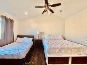 127 29th St, Unit 2 in Newport Beach, CA - Foto de edificio - Building Photo