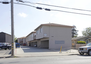 1045 E Laurel Dr in Salinas, CA - Building Photo