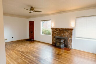 3200 SE 78TH AVE in Portland, OR - Building Photo - Building Photo