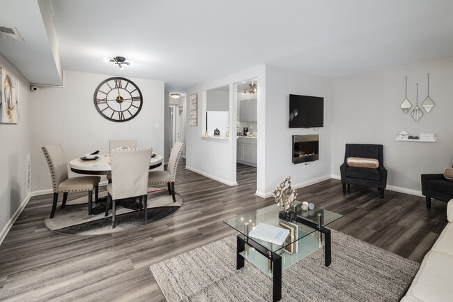 Admiral Place in Suitland, MD - Foto de edificio - Interior Photo