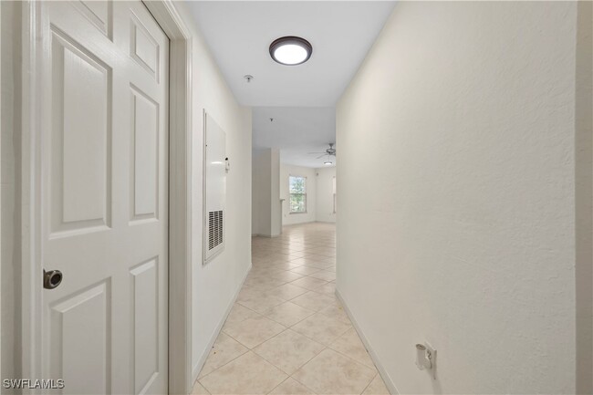 23580 Walden Center Dr in Bonita Springs, FL - Building Photo - Building Photo