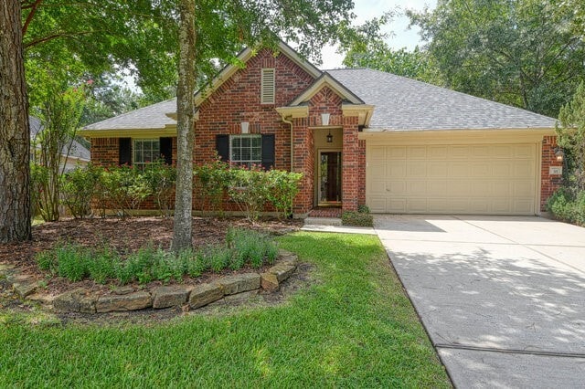 property at 55 Shimmer Pond Pl
