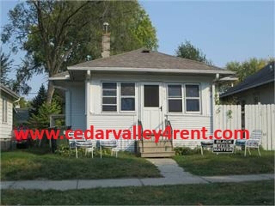 416 Cutler St in Waterloo, IA - Building Photo