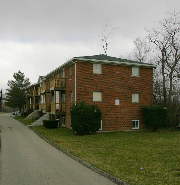 Mt. Carmel Manor in Cincinnati, OH - Foto de edificio