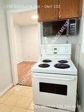 1590 Ouellette Ave in Windsor, ON - Building Photo - Building Photo