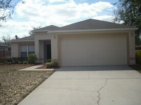 574 Wekiva Bluff St in Apopka, FL - Building Photo