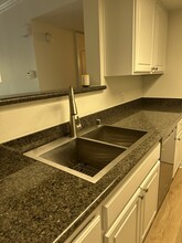 12067 Alta Carmel Ct, Unit 70 in San Diego, CA - Building Photo - Building Photo
