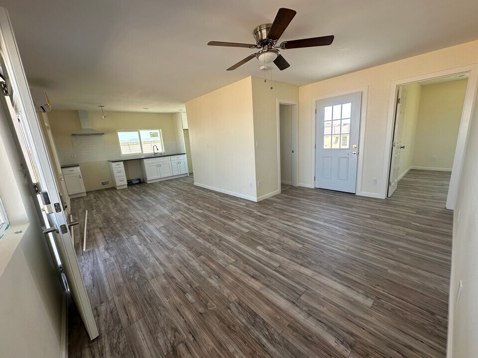 60717 Meliz Rd in Landers, CA - Foto de edificio