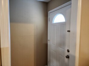 1445 Ford Rd, Unit A in Lenoir City, TN - Foto de edificio - Building Photo