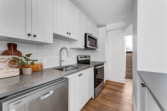 153 Sanford Ave in Ottawa, ON - Building Photo - Building Photo