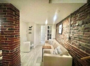 37 Grove St, Unit 1 in Boston, MA - Building Photo - Building Photo