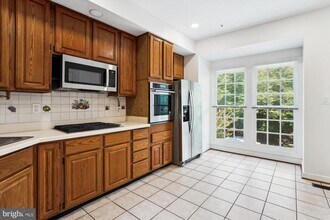 15738 Cherry Blossom Ln in North Potomac, MD - Building Photo - Building Photo