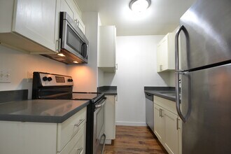 3017 NE 140th St, Unit 1 in Seattle, WA - Building Photo - Building Photo
