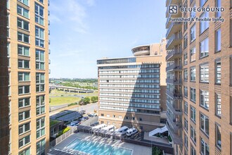400 Army Navy Dr in Arlington, VA - Foto de edificio - Building Photo