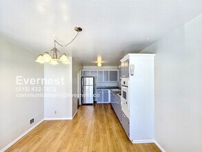 868 Peralta Ave in San Francisco, CA - Foto de edificio - Building Photo