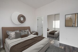 5290 Manhasset Dr in San Diego, CA - Building Photo - Building Photo