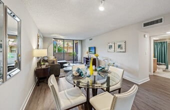 Meadow Walk Apartments in Miami Lakes, FL - Building Photo - Interior Photo