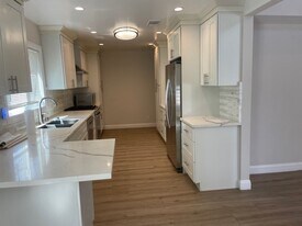 5707 Melvin Ave in Tarzana, CA - Building Photo