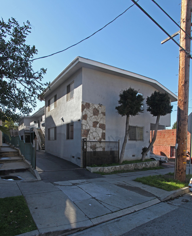 3536 Fletcher Dr in Los Angeles, CA - Building Photo - Building Photo