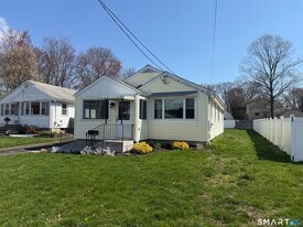 65 Roseville St in Fairfield, CT - Building Photo