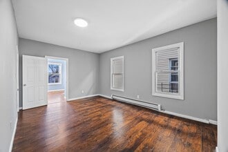 69 Rosa Parks Blvd in Paterson, NJ - Building Photo - Building Photo