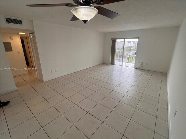 7727 SW 86th St in Miami, FL - Building Photo - Building Photo