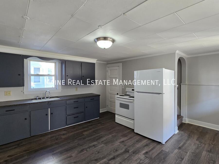 302 Turner St in Auburn, ME - Building Photo