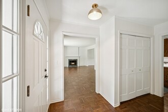 160 N Forest View Dr in Lake Bluff, IL - Building Photo - Building Photo